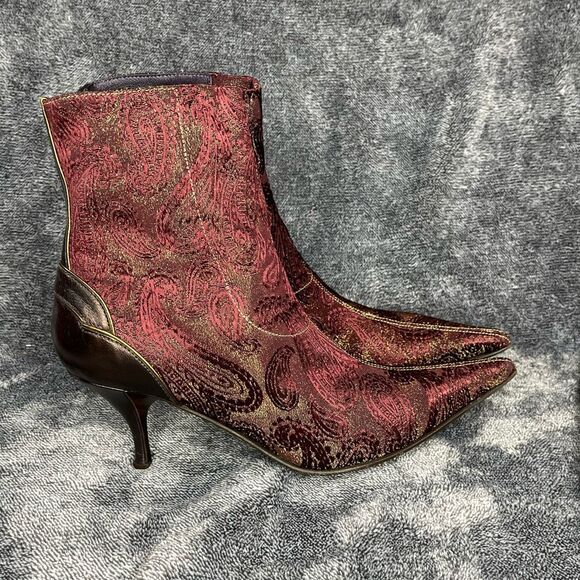 Donald J Pliner Women’s boot size 6 - Picture 3 of 9